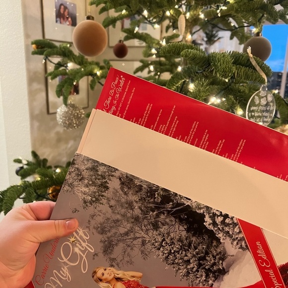 Carrie Underwood - My Gift (Special
Edition) (Target Exclusive, Vinyl) - Picture 6 of 6